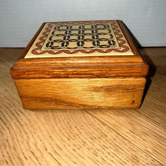 Wooden Jewelry Organizer with Double Wedding Quilt Design - Picture 4 of 14